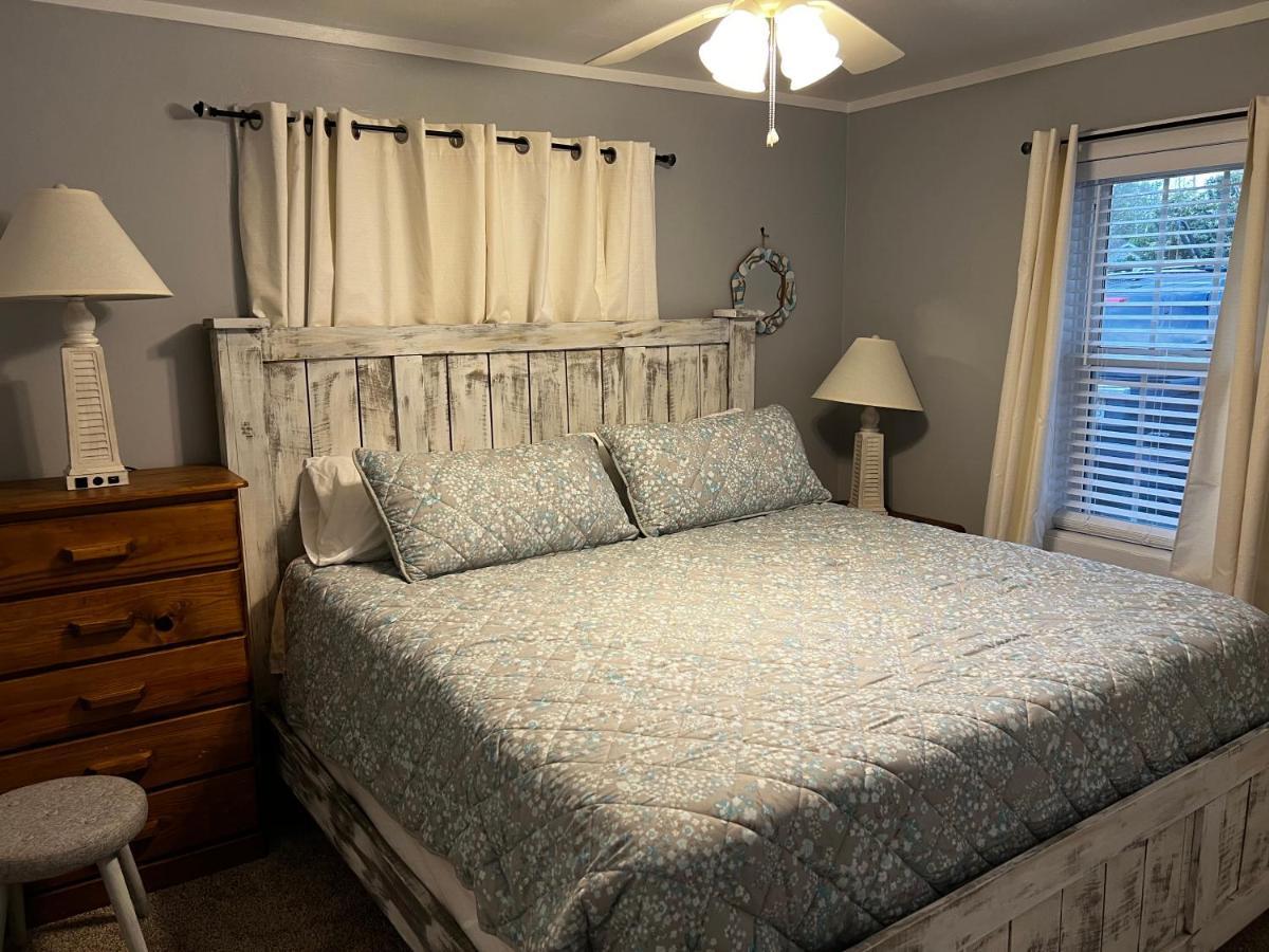The Fifth Promise - A Cozy Lakehouse Retreat Chipley Esterno foto